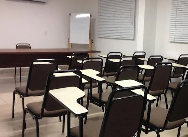 Hotel Lunes Sao Jose